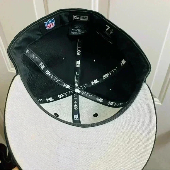 New England Patriots New Era 7 7/8 Black on Black Low Profile 59FIFTY II Hat - Picture 4 of 5